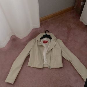 This is brand new, Never worn and a very popular brand.